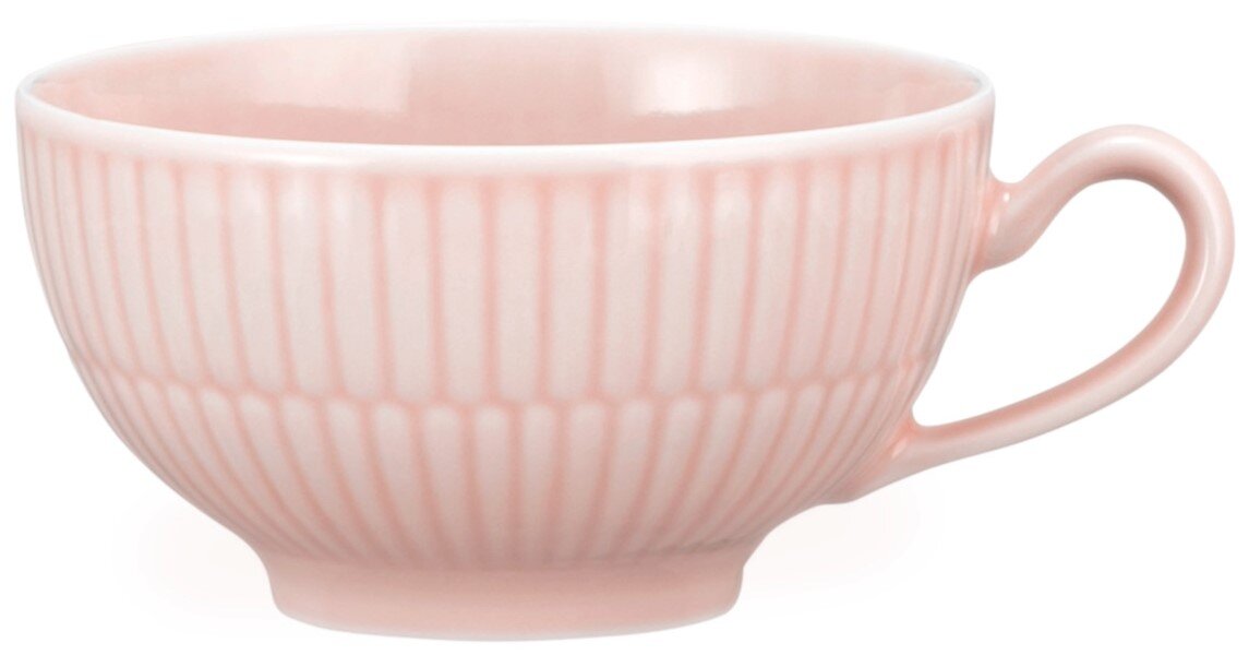 Rosa Teetasse mit geriffeltem Muster, seitliche Perspektive