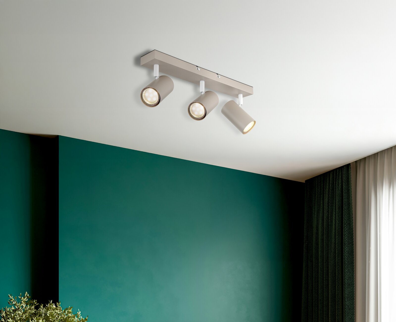 Plafondspot met drie verstelbare lampen, gezien van onderaf