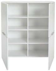 Weißes Highboard mit offenen Türen und mehreren Regalfächern, Frontalansicht