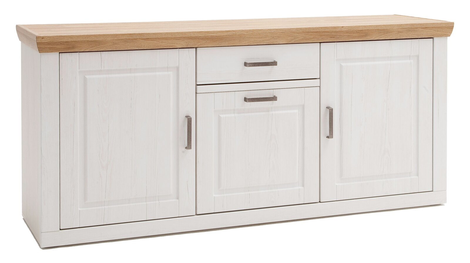 Weißes Sideboard im Landhausstil mit heller Holzplatte, drei Türen und zwei Schubladen mit Metallgriffen, freigestellt vor weißem Hintergrund, Perspektive: leicht schräg von vorne