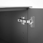 Nahaufnahme eines Scharniers in einer Kommode, Perspektive von innen.