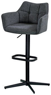 Grauer Barhocker mit gepolsterter Rückenlehne und Armlehnen, schwarzem Metallgestell und Fußstütze, seitliche Perspektive