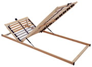 Verstellbarer Lattenrost aus Holz in seitlicher Perspektive, teilweise hochgeklappt.