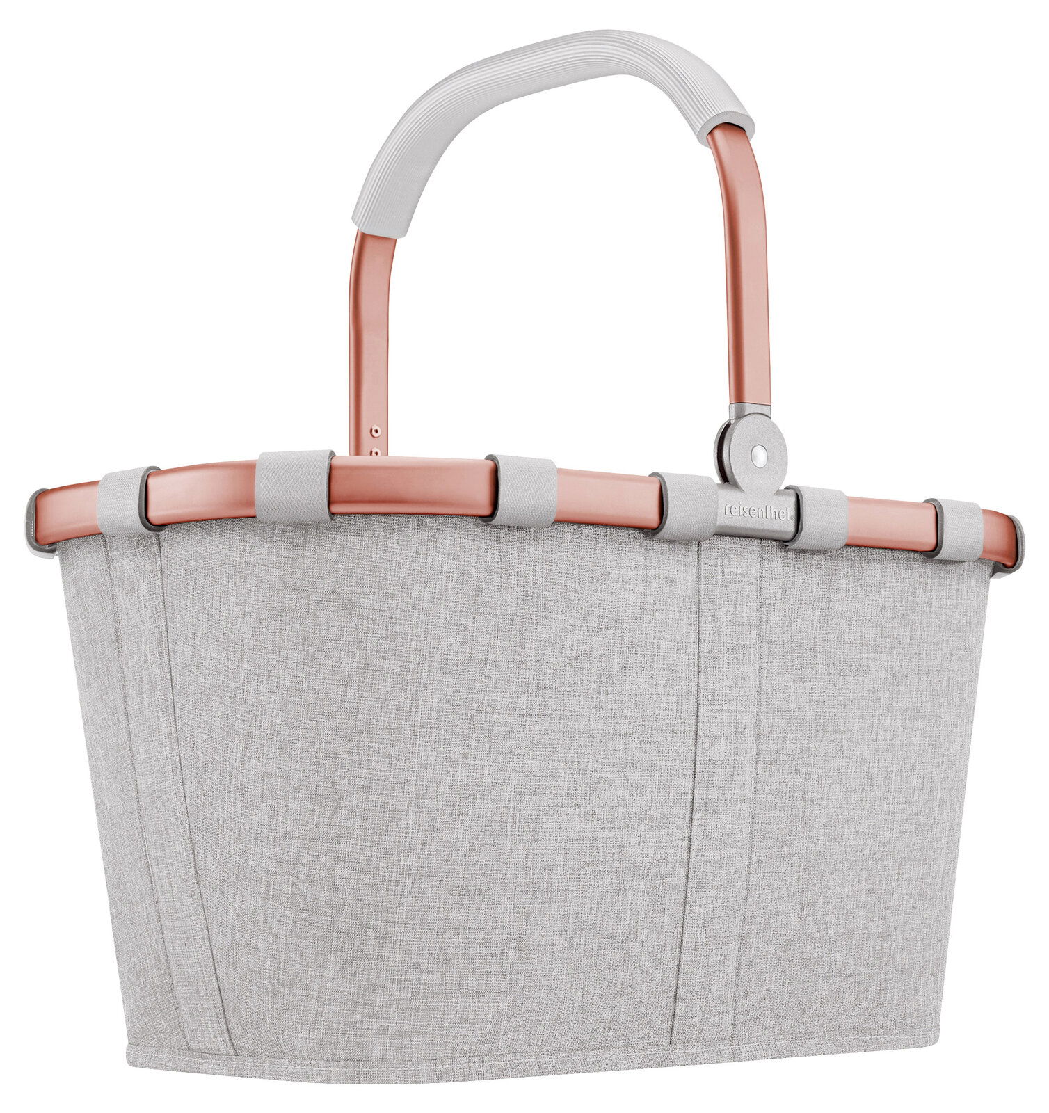 Reisenthel Carrybag Twist Sky Rose Grauer Einkaufskorb mit roséfarbenem Rahmen und Griff, seitliche Perspektive