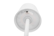 Unteransicht einer weißen Akku-Tischleuchte mit USB-C-Anschluss.