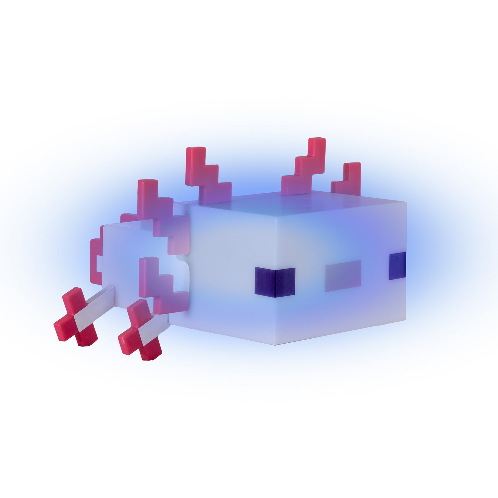 Blockige Axolotl-Figur im Pixel-Design in Weiß mit rosa Kiemen und dunklen Augen, freigestellt auf hellem Hintergrund, aus schräger Vorderseiten-Perspektive (3/4-Ansicht)