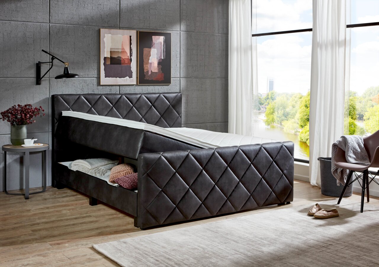 Boxbett mit Stauraum in modernem Schlafzimmer, seitliche Perspektive