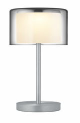 Moderne Akku-Tischleuchte GRAND SMOKE mit rauchgrauem Schirm und silbernem Standfuß, Frontalansicht