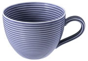 Graue, gerippte Kaffeeobertasse mit Henkel, seitliche Perspektive