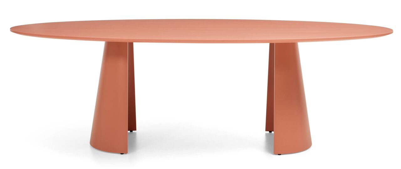 Ovaler Esstisch in Terrakotta-Farbe mit zwei konischen Beinen, seitliche Perspektive