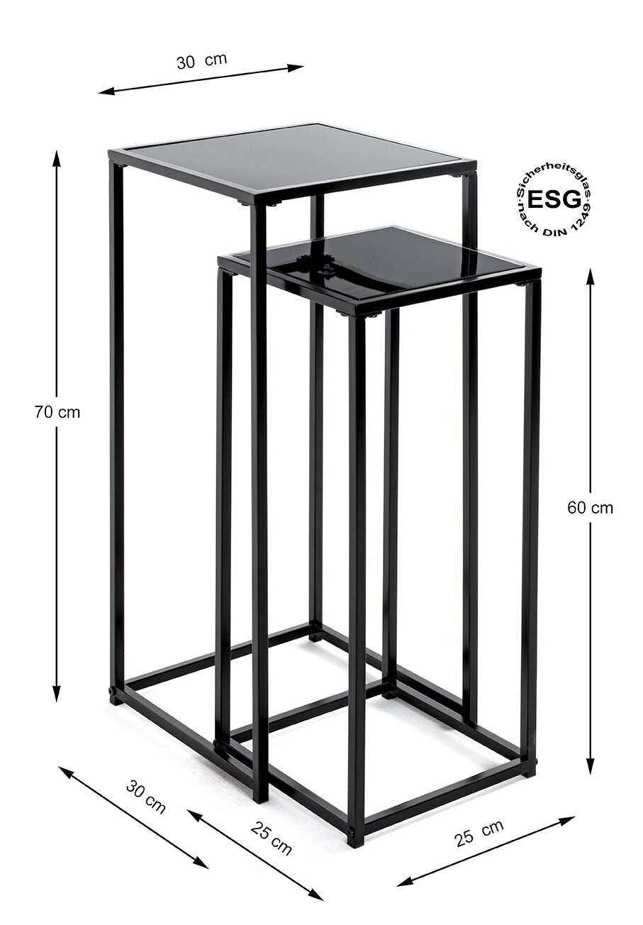 Zweiteiliges Beistelltisch-Set in Schwarz mit Metallgestell und ESG-Sicherheitsglasplatten (DIN 1249), größere Tischplatte ca. 30×30 cm bei 70 cm Höhe, kleiner Tisch ca. 25×25 cm bei 60 cm Höhe, dargestellt in schräger Frontansicht (3/4-Perspektive) mit M