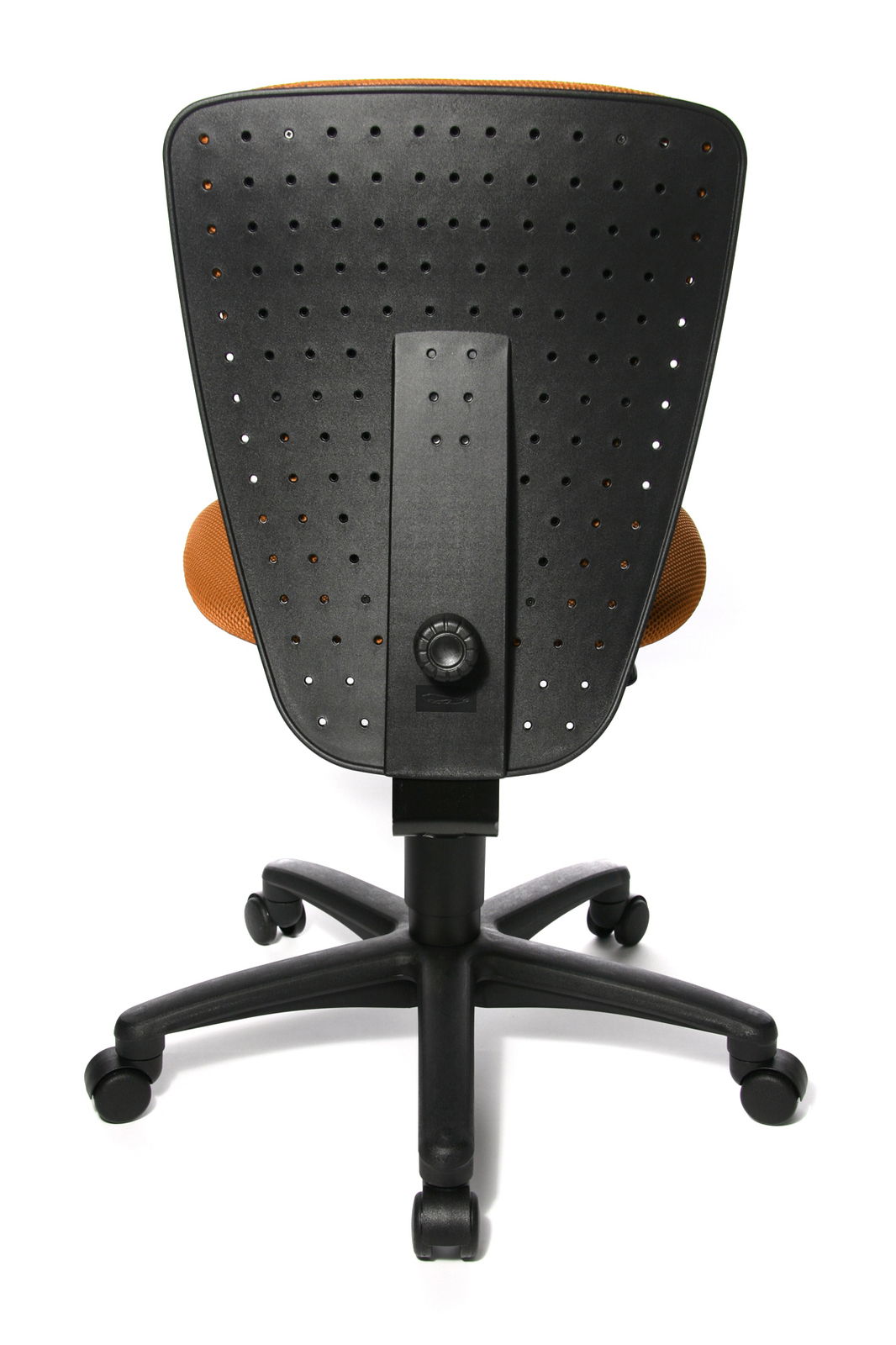 Rückansicht eines Kinder- und Jugendstuhls mit schwarzer, perforierter Rückenlehne und orangefarbenem Sitz, auf einem schwarzen Drehfuß mit Rollen.