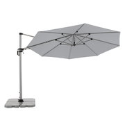 Grauer Pendelschirm mit seitlichem Ständer und Betonfuß, seitliche Perspektive