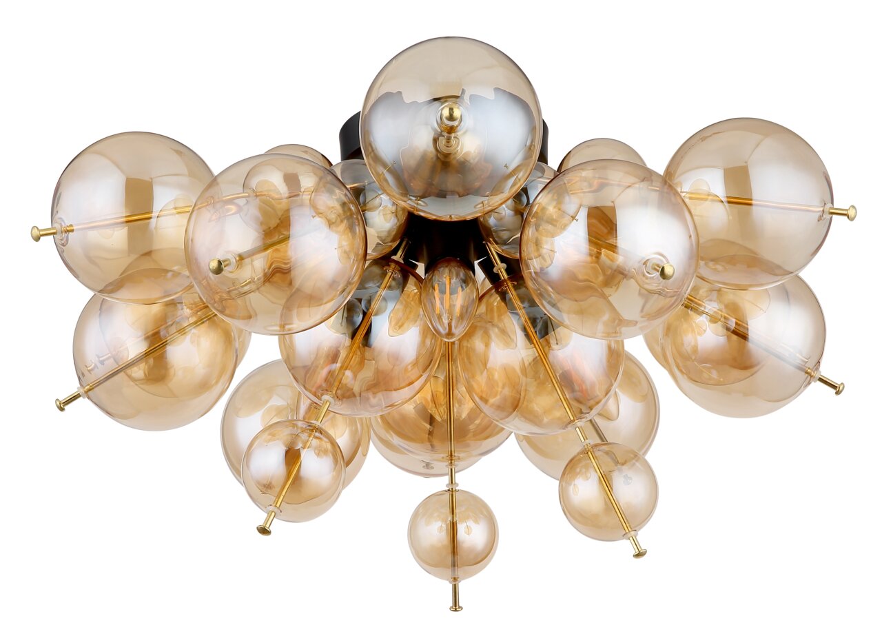 Deckenleuchte mit mehreren goldenen Glaskugeln, von unten betrachtet