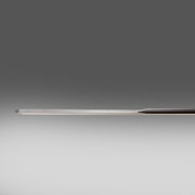 Moderne Pendelleuchte PURE Surface in seitlicher Perspektive, schlankes und minimalistisches Design in Metalloptik.