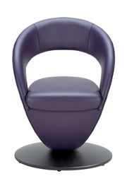 Moderner, lila Sessel mit runder Rückenlehne und schwarzem Sockel, Frontalansicht