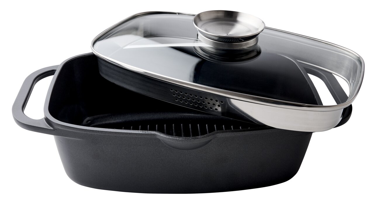 Quadratischer Alugussbräter mit Glasdeckel, seitliche Perspektive