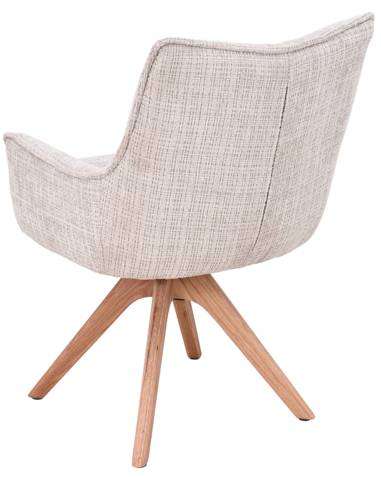 Lichtgrijze gestoffeerde draaifauteuil met houten vierpoot, getoond in schuin achteraanzicht op witte achtergrond