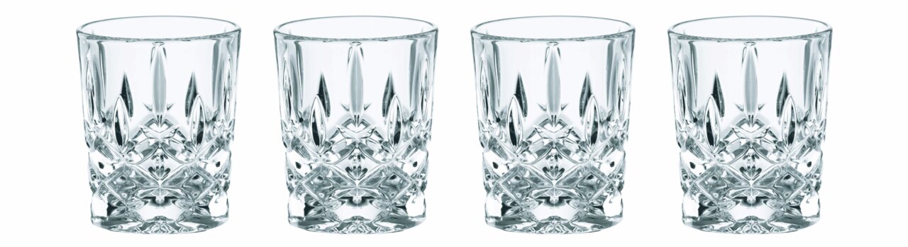 Nachtmann Stamper 4er-Set NOBLESSE Vier Kristallgläser aus dem Stamper Noblesse 4er-Set, frontal fotografiert.
