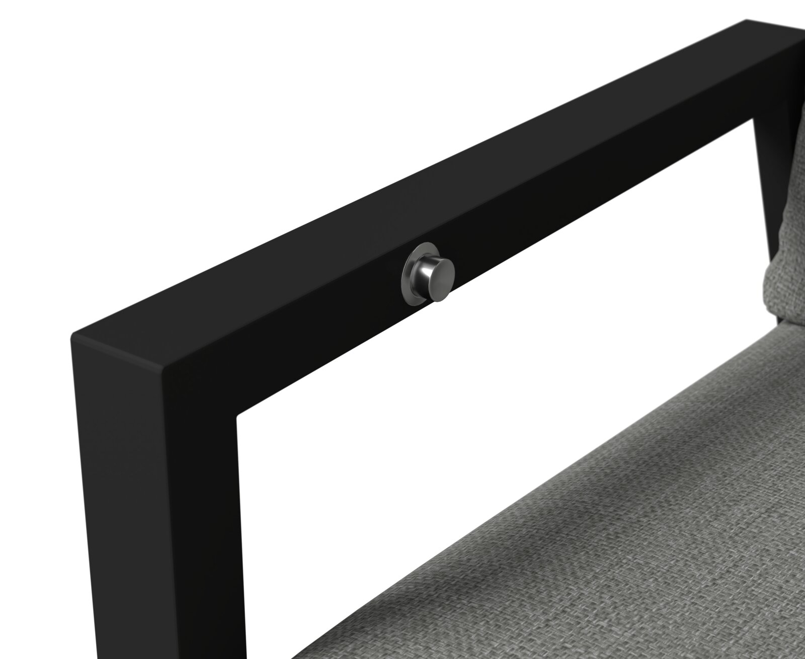 Nahaufnahme einer schwarzen Metallarmlehne mit silbernem Knopf und grauem Stoffbezug, seitliche Perspektive.