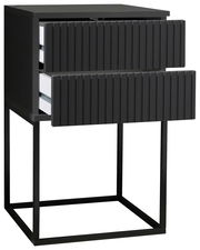 Moderne Nachtkommode mit zwei offenen Schubladen, schwarze geriffelte Fronten und Metallgestell, seitliche Perspektive