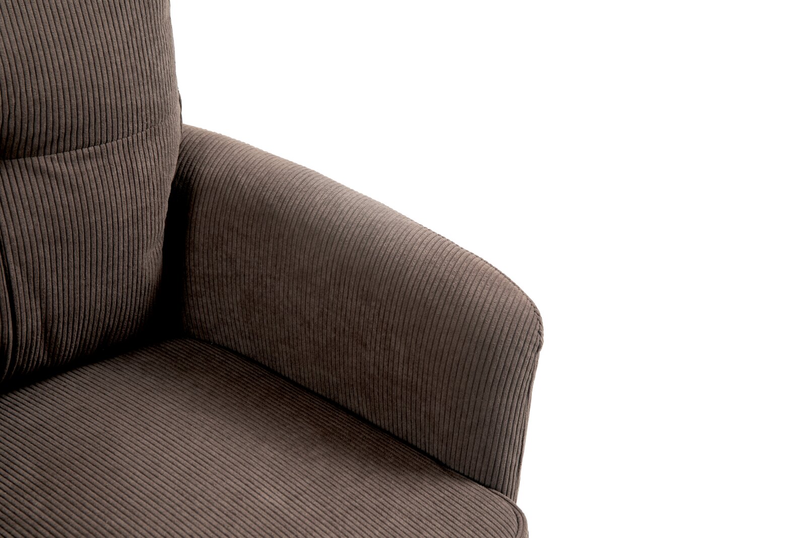 Close-up van een fauteuil met een bruine, geribbelde stoffen bekleding, met een blik op de armleuning en de zitting.