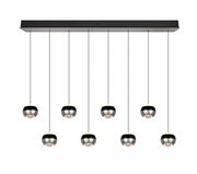 Moderne Pendelleuchte mit acht kugelförmigen Lampen, von unten betrachtet