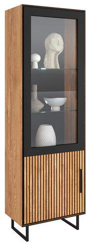 Moderne Vitrine aus Holz mit Glastür, seitlicher Perspektive, zeigt dekorative Objekte auf Glasregalen.