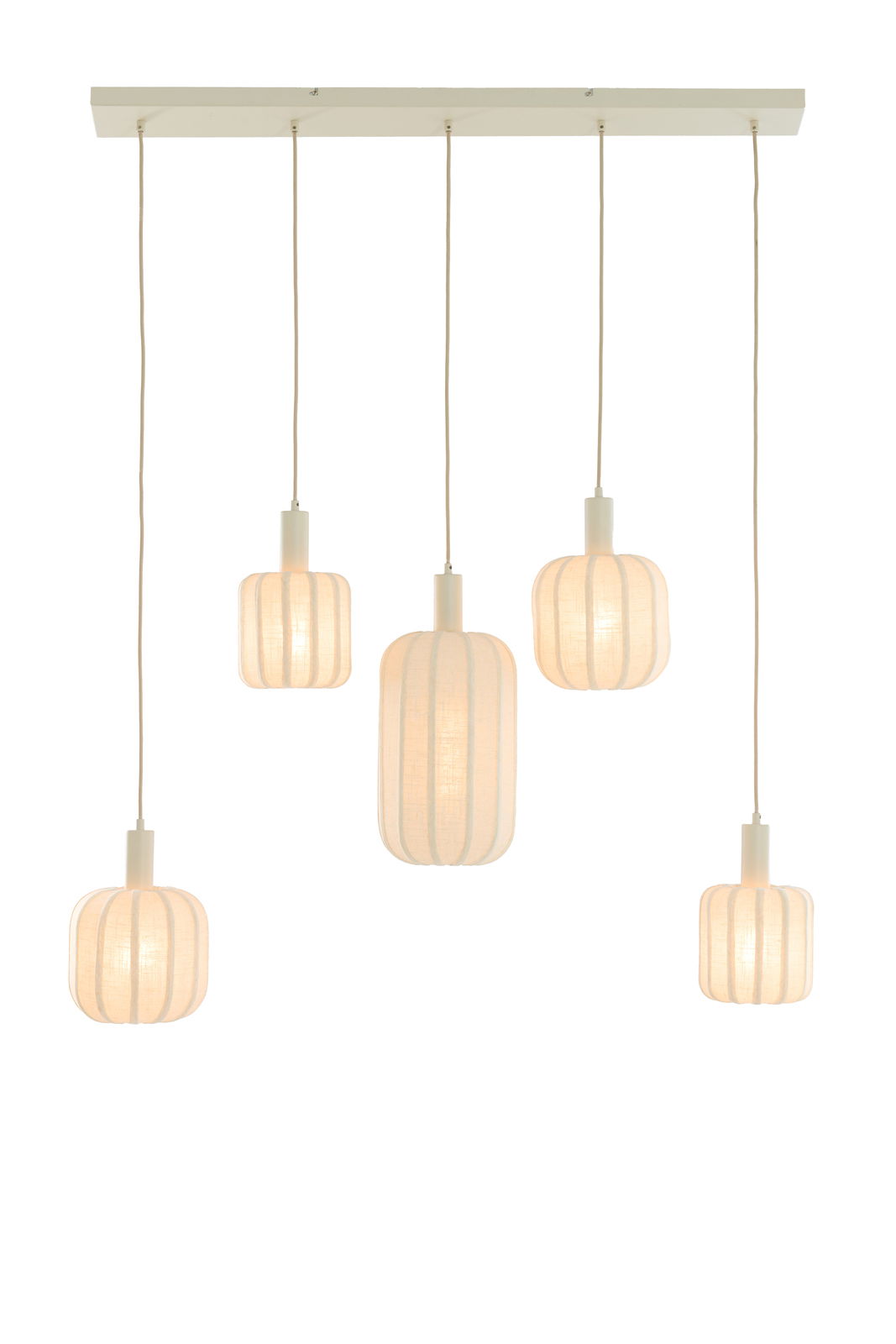 Hängeleuchte mit fünf Lampenschirmen aus Stoff, frontal betrachtet