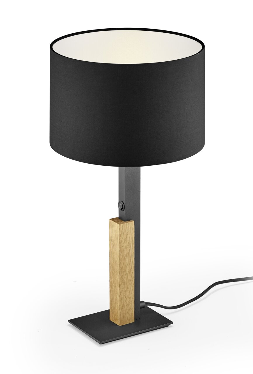 Moderne Tischleuchte mit schwarzem Lampenschirm und Holzdetails, seitliche Perspektive
