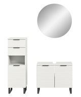 Moderne Badkombination bestehend aus einem hohen Schrank mit Schubladen und einem Waschbeckenunterschrank, beide in Weiß mit geriffelter Front, sowie einem runden Spiegel. Frontalansicht.