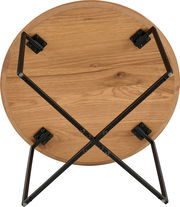 Unteransicht eines runden Couchtisches mit Holzplatte und schwarzem Metallgestell.