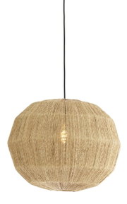 Hanglamp van natuurlijk materiaal, gezien vanaf de zijkant, met zichtbare lamp en zwarte kabel