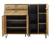 Frontale Ansicht eines Highboards aus Holz mit offenen Türen und Schubladen, zeigt mehrere Fächer zur Aufbewahrung.