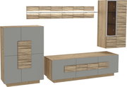 Moderne Wandkombination aus Holz und grauen Elementen, bestehend aus einem hohen Schrank, einem langen TV-Board und einem hängenden Vitrinenschrank, frontal betrachtet.