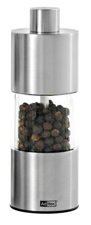 Silberne Pfeffermühle mit transparentem Mittelteil, gefüllt mit Pfefferkörnern, aus der Frontalperspektive.