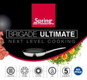Spring Brigade Ultimate koekenpan op productverpakking, frontale aanzicht, geschikt voor inductie/keramisch/elektrisch/gas, 5 jaar garantie en PFAS-vrij