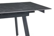Moderner Esstisch mit dunkler Tischplatte und ausziehbarer Funktion, seitliche Perspektive