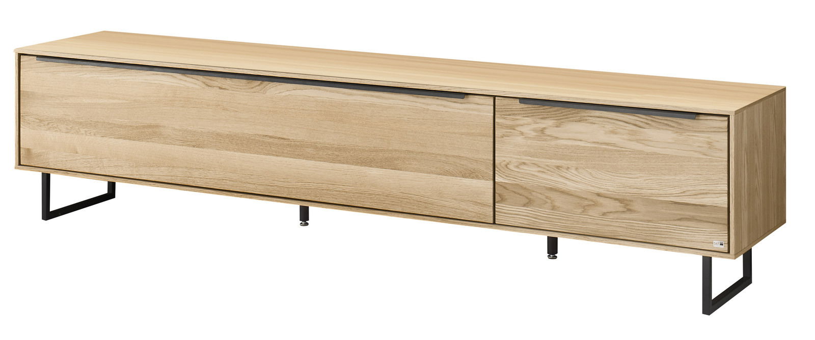 TV-Lowboard aus hellem Holz mit schwarzem Metallgestell, seitliche Perspektive