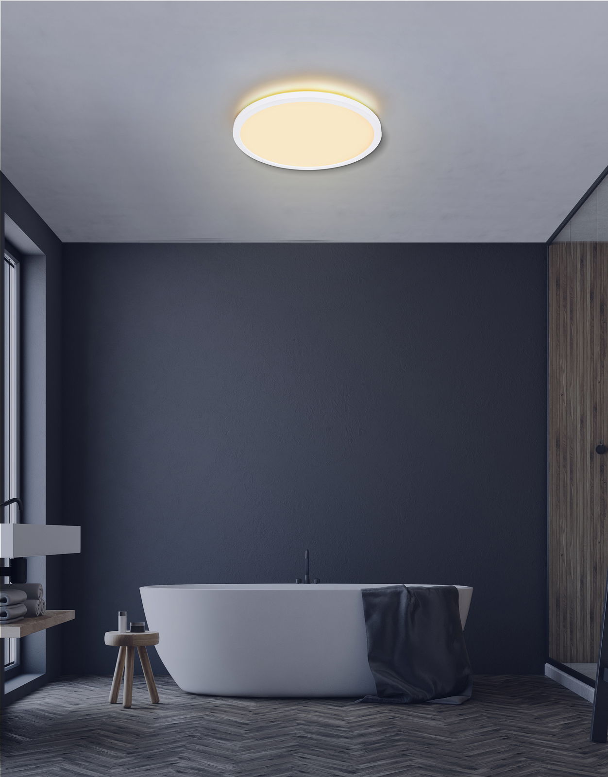 Moderne Deckenleuchte SAPANA in einem stilvollen Badezimmer, von unten betrachtet.