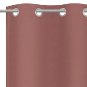 Rosa Ösenschal aus Stoff, Nahaufnahme von oben mit silbernen Ösen.
