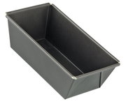 Schwarze Kastenform 15 cm, perspektivisch von oben fotografiert, ideal für Backfreude.