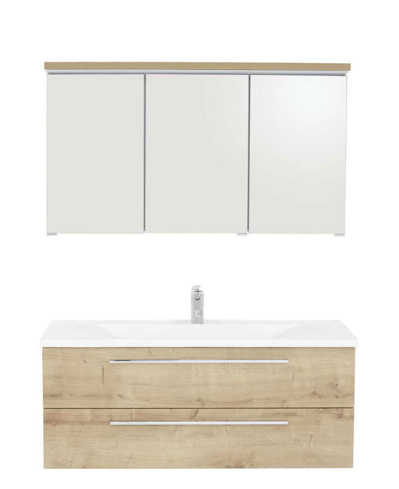 Frontansicht einer modernen Badkombination mit Holzoptik-Unterschrank und weißem Waschbecken, darüber ein dreiteiliger Spiegelschrank.