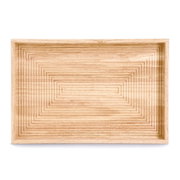 Rechteckiges Serviertablett aus Holz mit gestuftem Design, Ansicht von oben