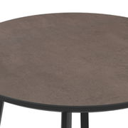 Runder Gartentisch mit grauer Tischplatte, Ansicht von oben