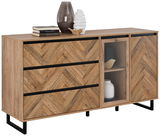 Holz-Sideboard mit Fischgrätenmuster, drei Schubladen und einer Glastür, dekoriert mit Vasen und Büchern, seitliche Perspektive