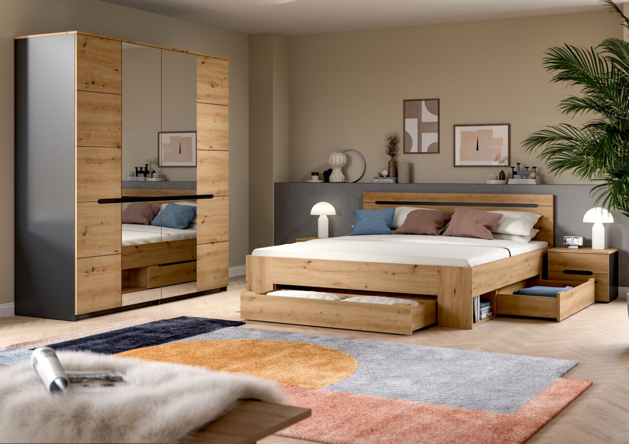 Modernes Schlafzimmer-Set in Eiche-Optik mit Bett inklusive Bettkasten-Schublade, Nachttisch und Kleiderschrank mit Spiegeltüren, fotografiert in schräger Frontansicht aus leicht erhöhter Perspektive.