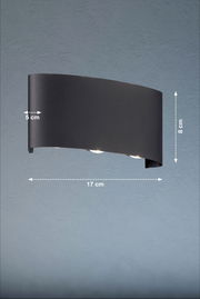 Moderne schwarze Wandleuchte mit gebogenem Design, seitliche Perspektive, Maße: 17 cm Breite, 8 cm Höhe, 5 cm Tiefe.