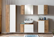 Badezimmermöbel-Set mit Hochschrank, Waschtisch und Spiegelschrank in Holzoptik und Weiß, frontale Ansicht