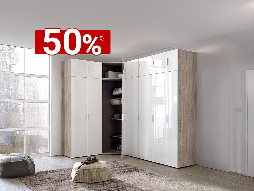 Stylisher Eckkleiderschrank in Weiß Hochglanz und heller Eiche – modernes Design mit viel Stauraum.